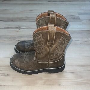 Ariat Round toe Boots